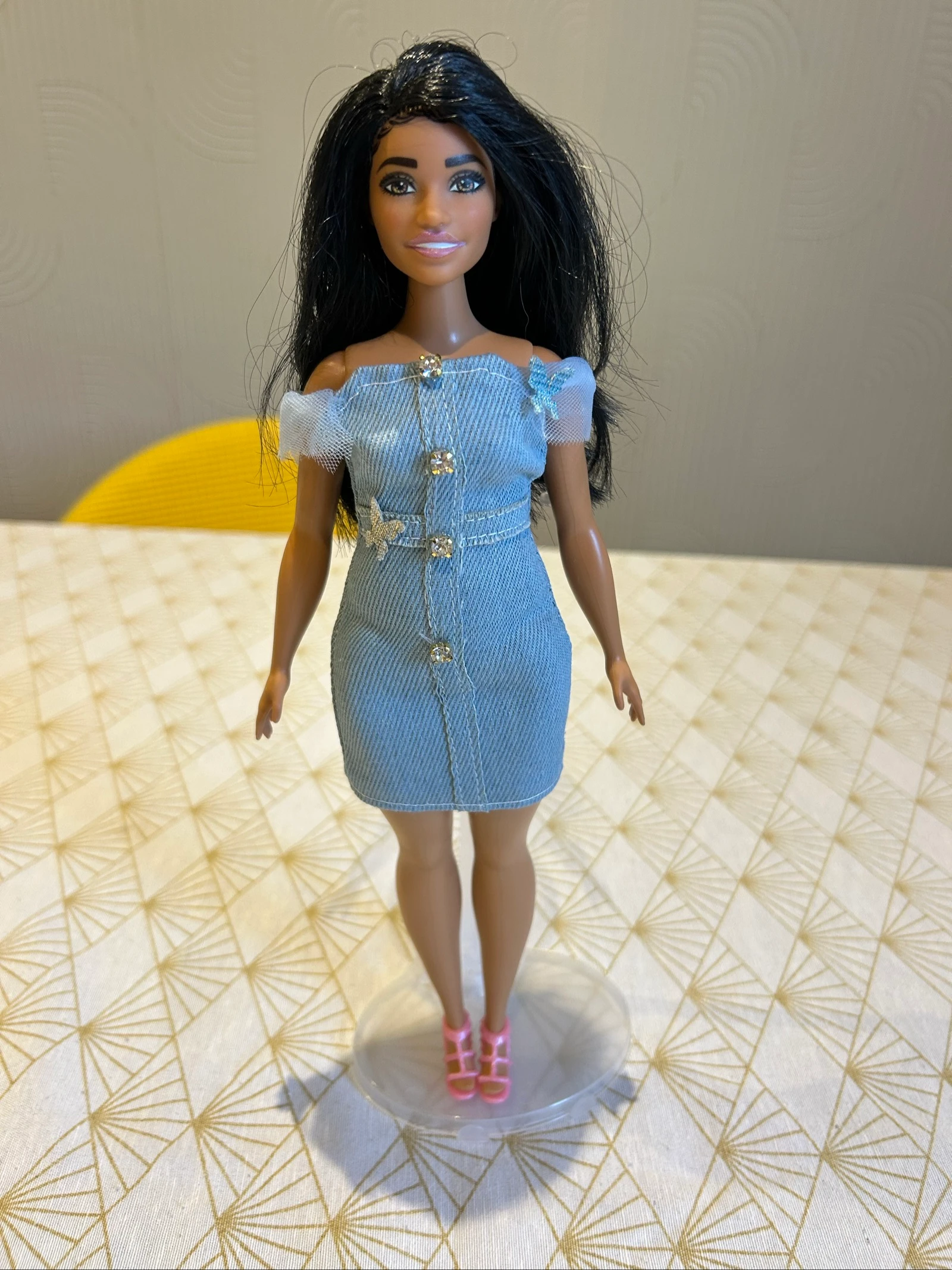 Poupée Barbie fashionistas curvy 